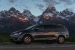 Chrysler Pacifica Hybrid Limited 2016 года